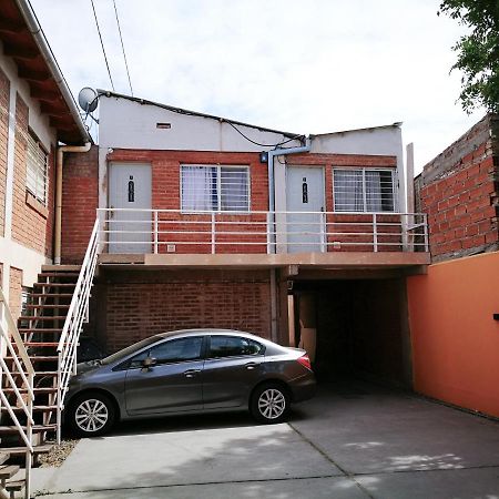Departamentos Las Araucarias- 2 A 5 Personas Con Estacionamiento Neuquén エクステリア 写真