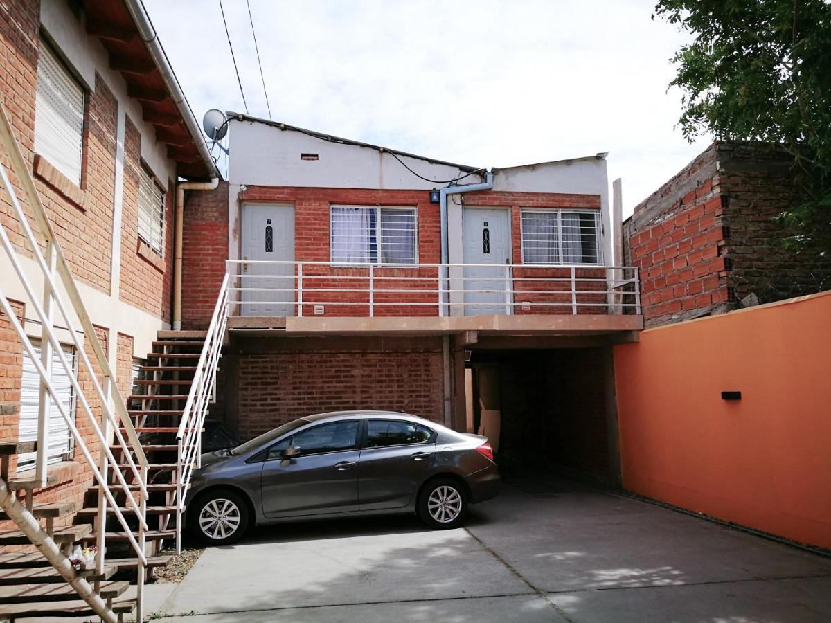 Departamentos Las Araucarias- 2 A 5 Personas Con Estacionamiento Neuquén エクステリア 写真